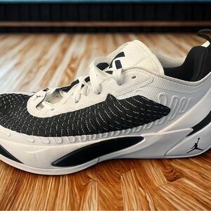 Air Jordan Luka 1 Reverse Orca basketball shoes